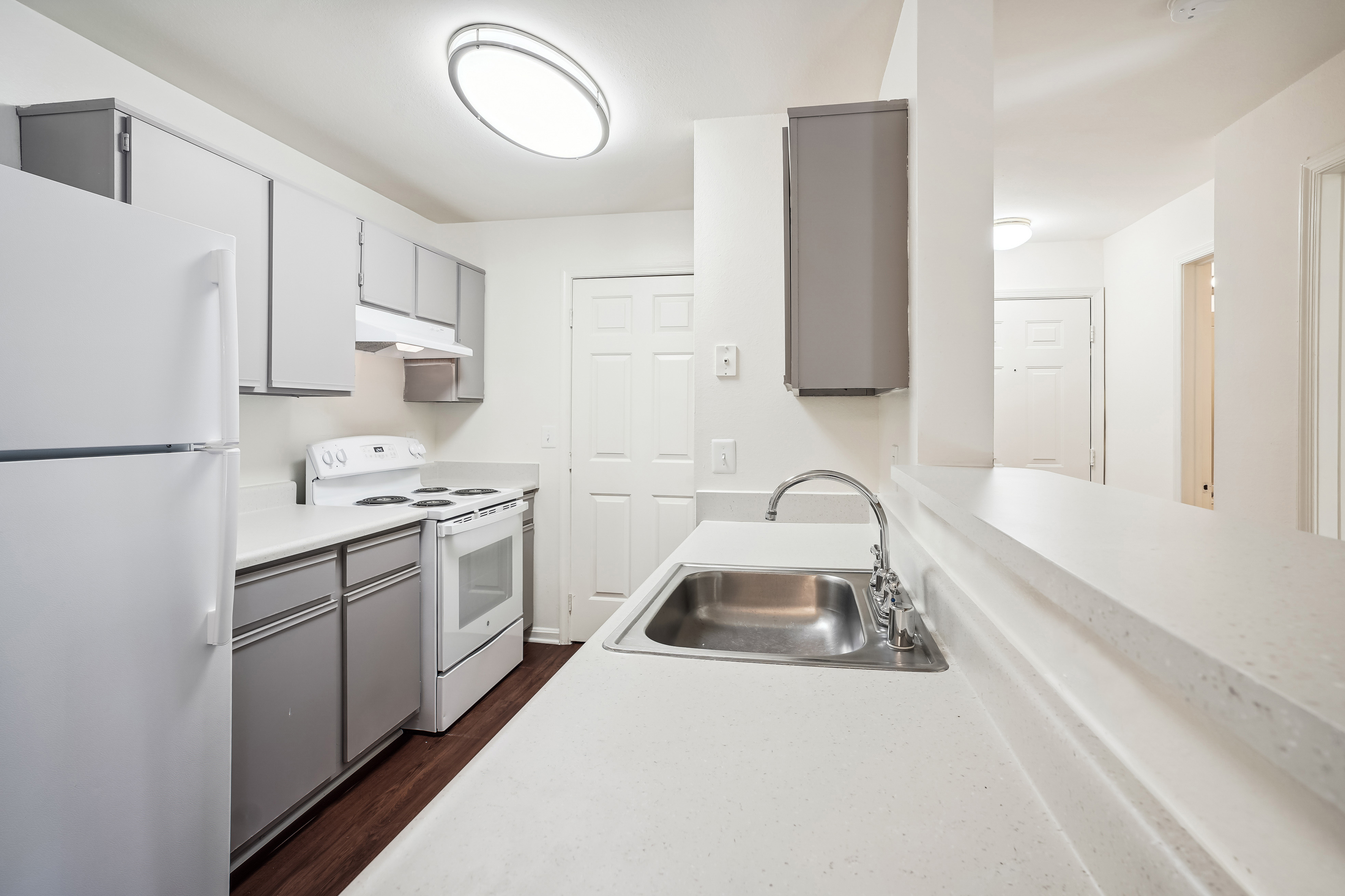 Coppermine Run’s affordable apartment homes offer spacious, updated kitchens.